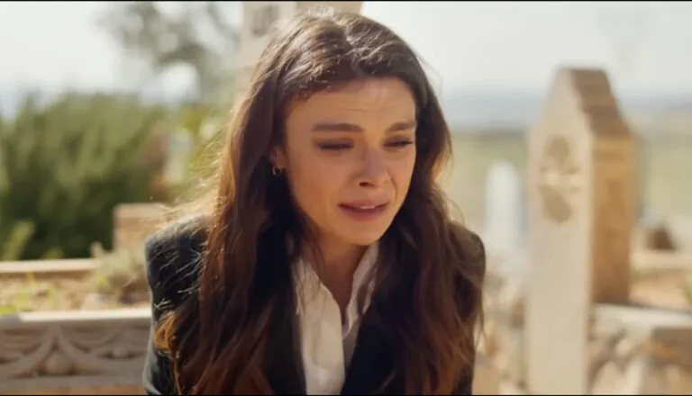 Момент из 11 серии 1 сезона