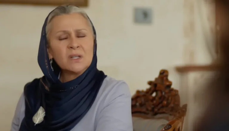 Момент из 16 серии 1 сезона