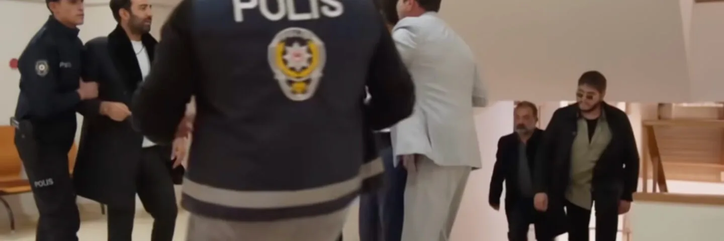 Кадр из 4 серии 1 сезона