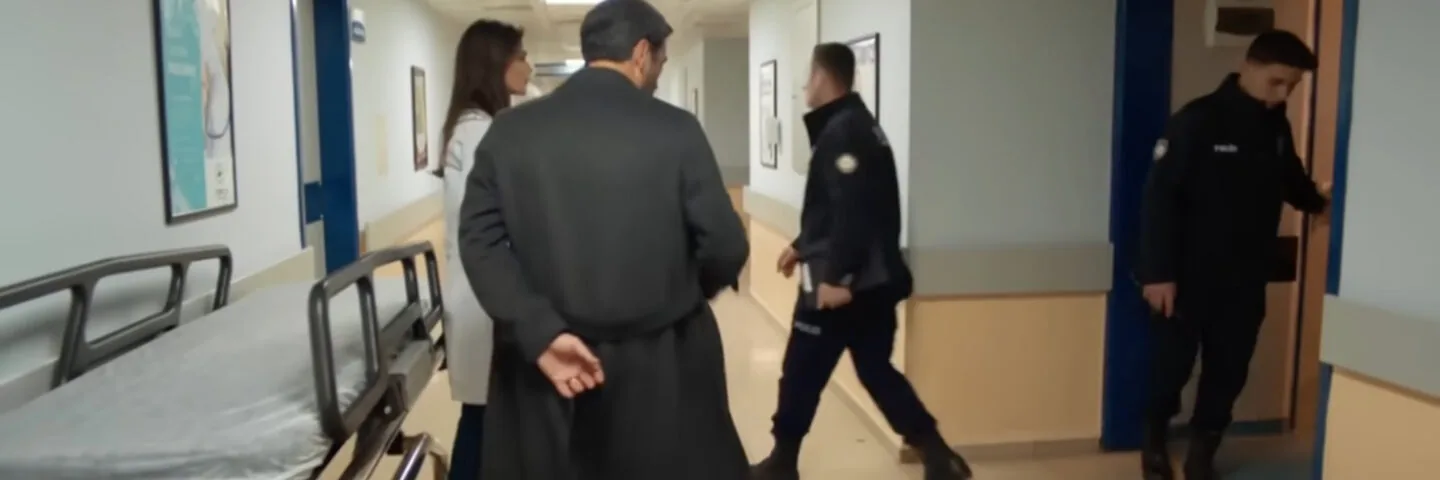 Кадр из 9 серии 1 сезона