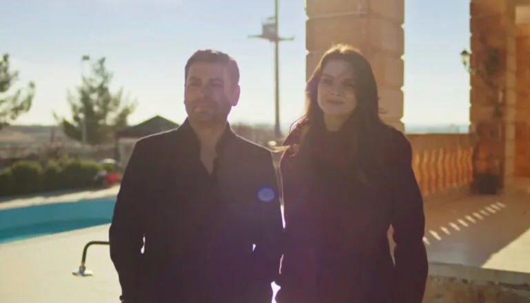 Момент из 15 серии 2 сезона